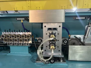 Aluminum strip rolling mill