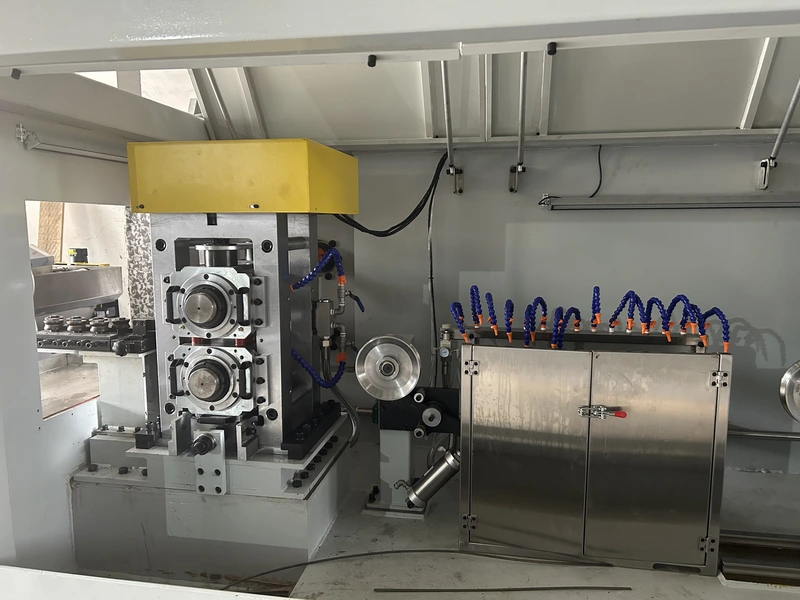 Precision rolling machine for flat wire and profile wire production